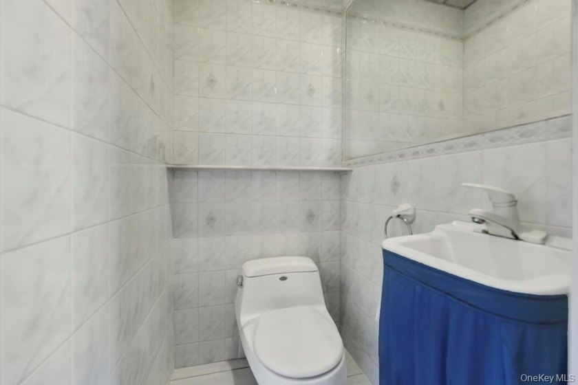 Welcome to 84-20 Charlecote Ridge, a beautifully maintained - photo 25