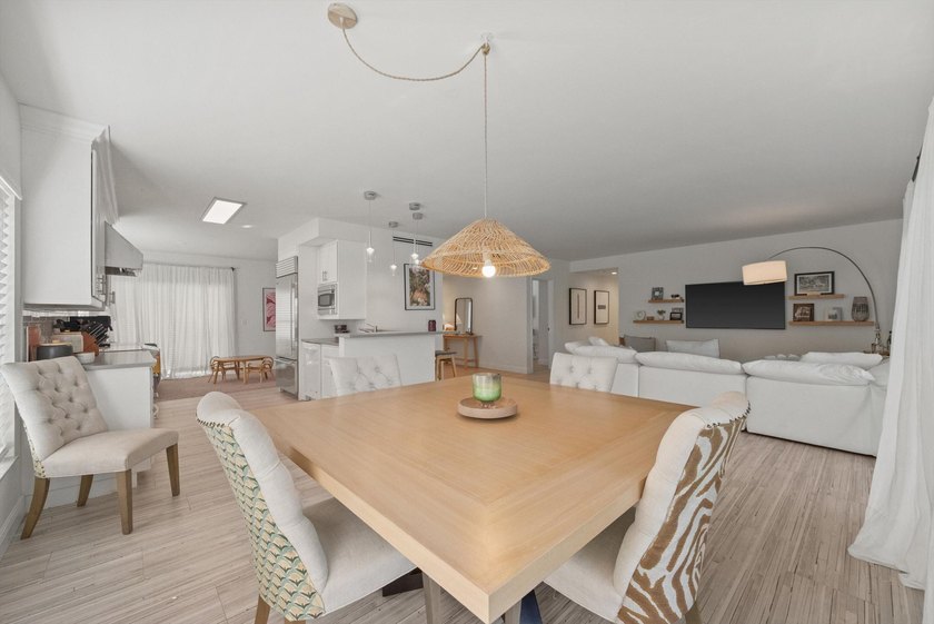This stunning 3-bedroom, 3.1-bath Golf Cottage has been - photo 5