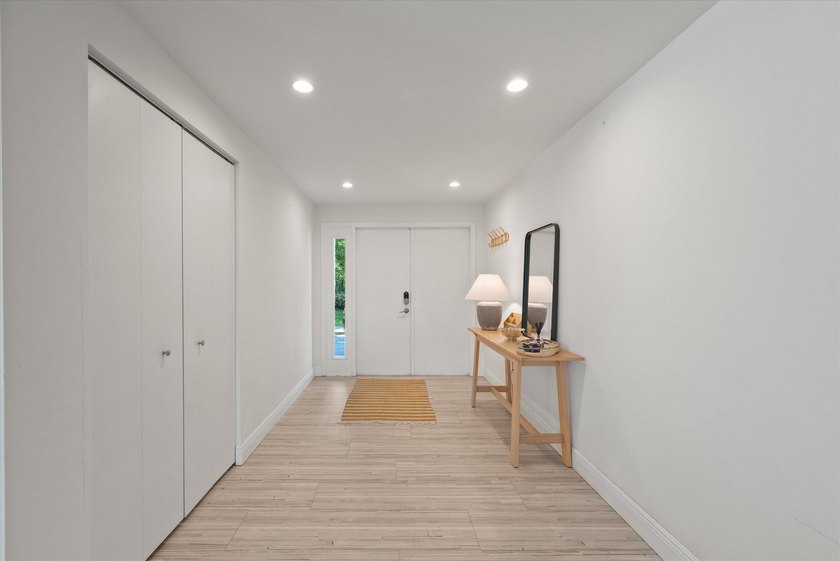 This stunning 3-bedroom, 3.1-bath Golf Cottage has been - photo 7