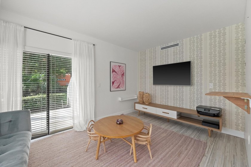 This stunning 3-bedroom, 3.1-bath Golf Cottage has been - photo 10