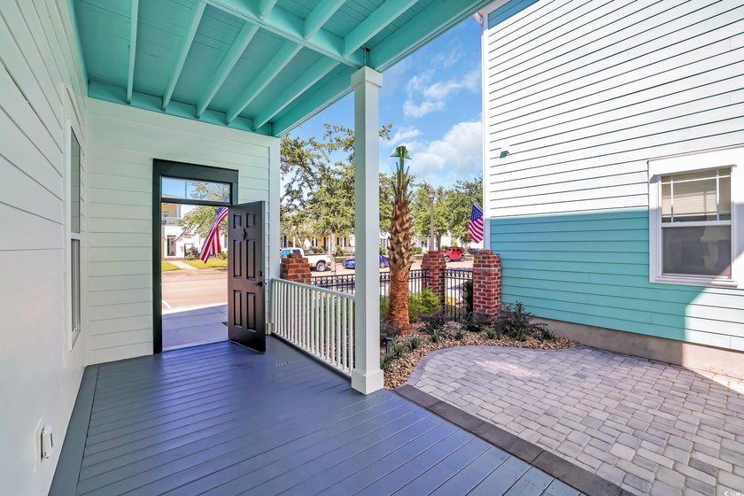 Luxurious Charleston-style home in the sought-after Sweetgrass - photo 4