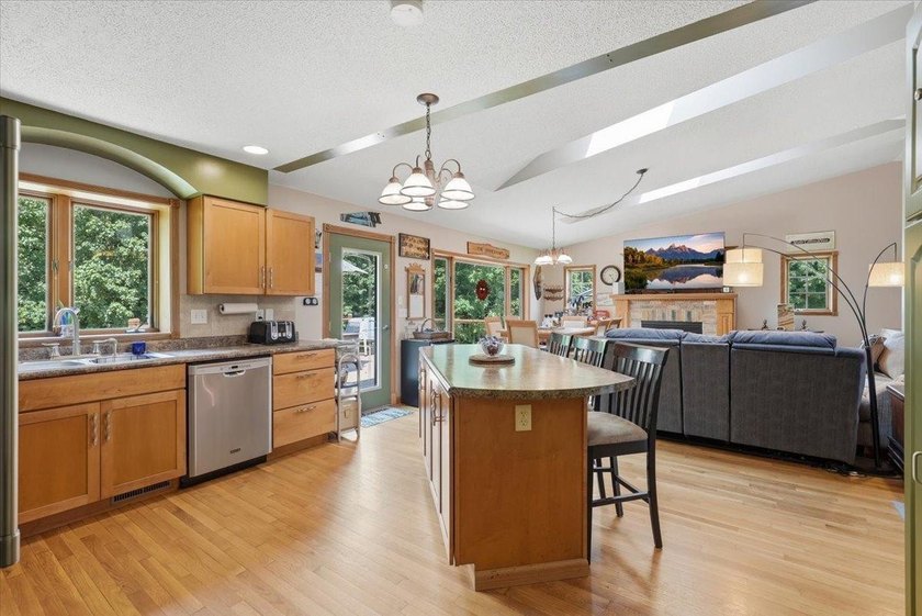 Beautiful 4 bedroom, 3 bath rambler on 1+ acre lot across the - photo 14