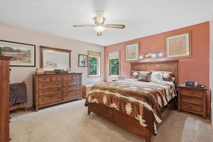 Beautiful 4 bedroom, 3 bath rambler on 1+ acre lot across the - photo 15