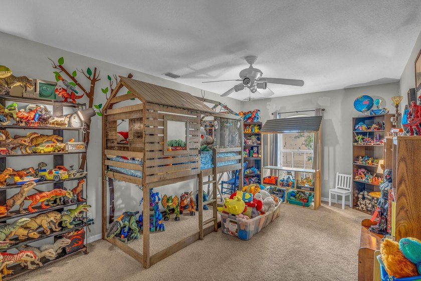 Welcome to your private 1 acre resort oasis! This 6 bedroom, 4 - photo 37