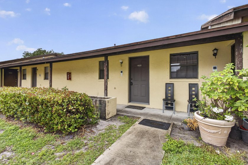 SELLER IS OFFERING A CREDIT TOWARD THE BUYER'S CLOSING COSTS! - photo 4