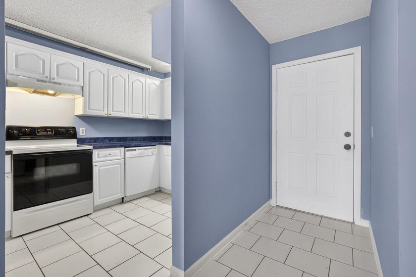 SELLER IS OFFERING A CREDIT TOWARD THE BUYER'S CLOSING COSTS! - photo 6