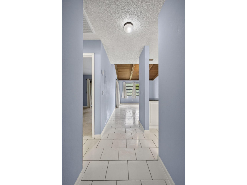 SELLER IS OFFERING A CREDIT TOWARD THE BUYER'S CLOSING COSTS! - photo 7