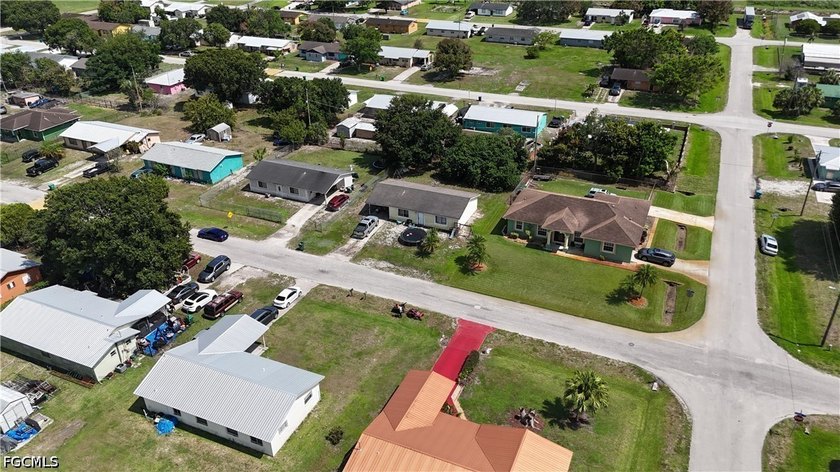 Investor Special! This 3-bedroom, 1.5-bath home located in - photo 5