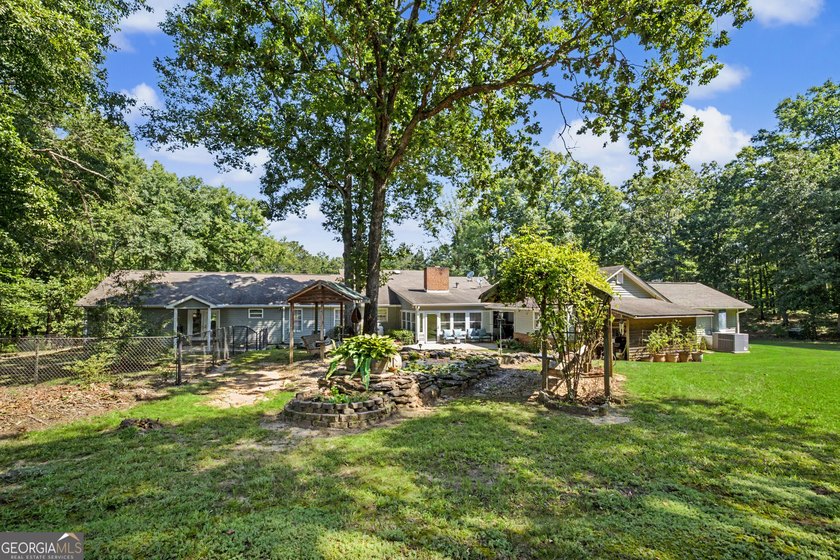 I am excited to feature this exceptional 4-bedroom, 3-bathroom - photo 11