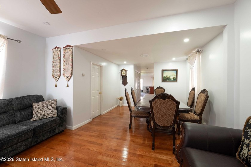 Welcome to this spacious and uniquely designed single-family - photo 12