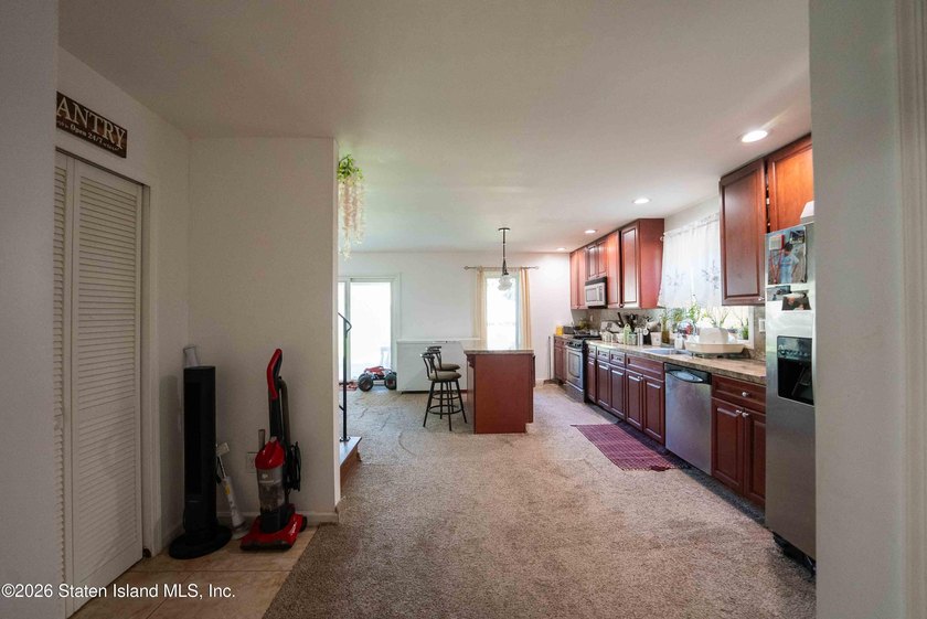 Welcome to this spacious and uniquely designed single-family - photo 19