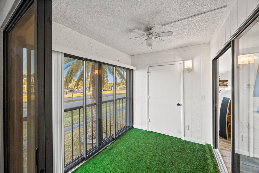 Welcome to an impeccably renovated, two-bed, two-bath, 2nd floor - photo 22