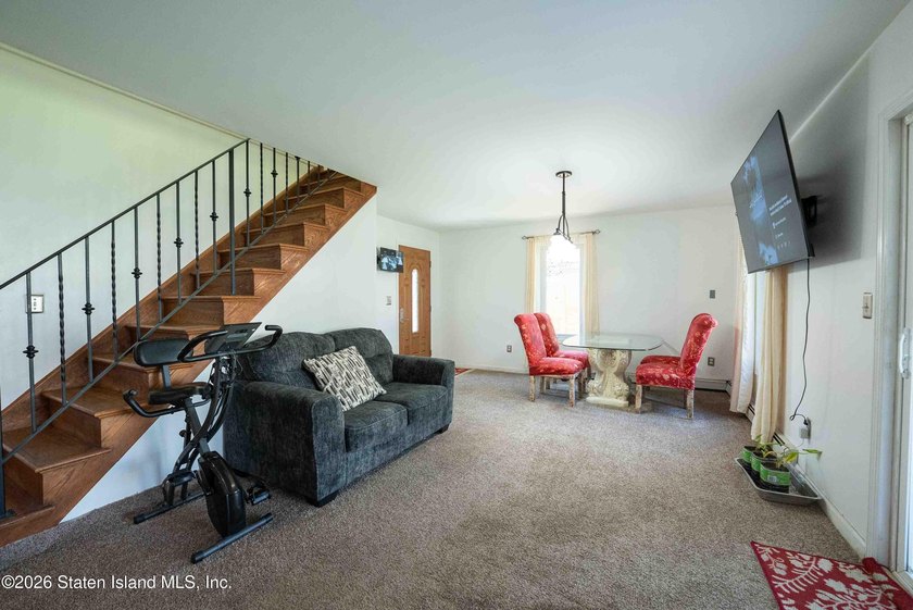 Welcome to this spacious and uniquely designed single-family - photo 22