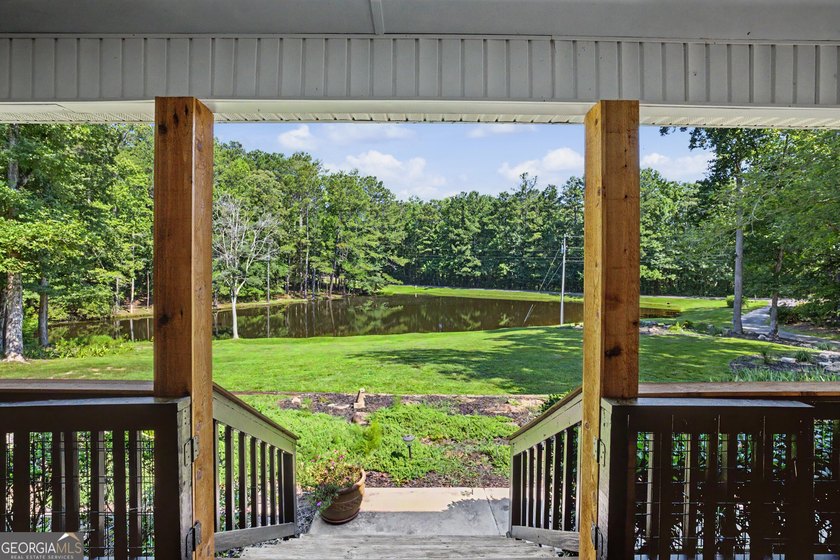 I am excited to feature this exceptional 4-bedroom, 3-bathroom - photo 24