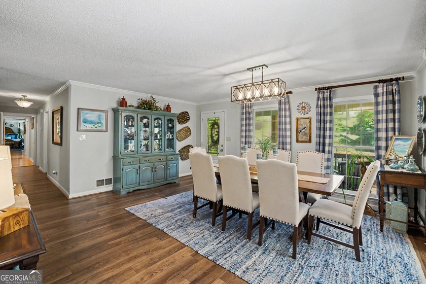 I am excited to feature this exceptional 4-bedroom, 3-bathroom - photo 27