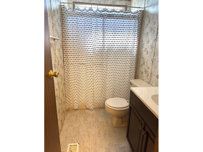 PRICED TO SELL AND FULL OF POTENTIAL!!! THIS 2-BEDROOM - photo 28