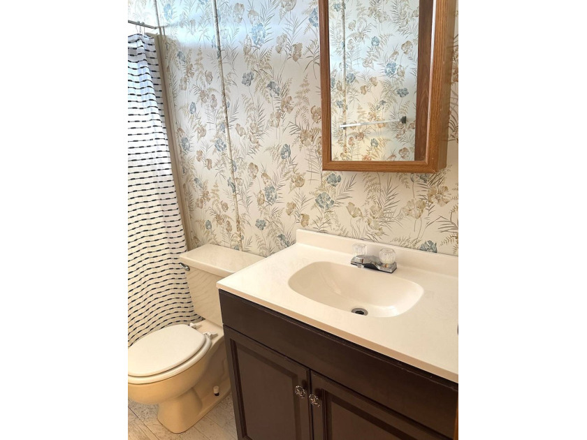 PRICED TO SELL AND FULL OF POTENTIAL!!! THIS 2-BEDROOM - photo 29