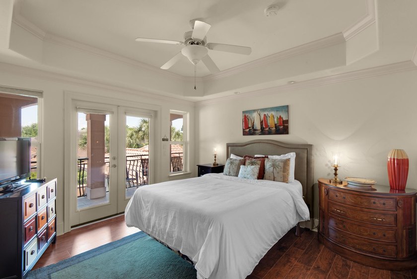 Beautiful Mediterranean home located in the sought after - photo 31