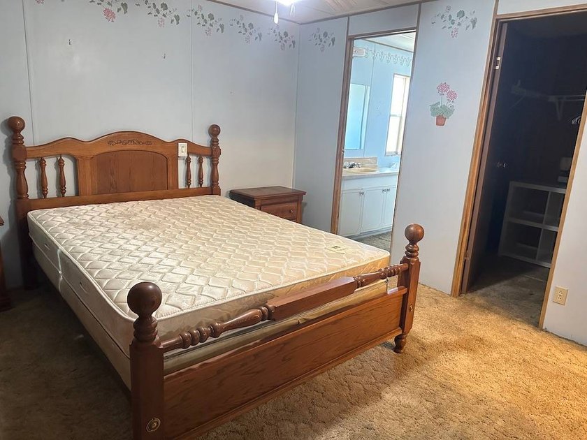 PRICED TO SELL AND FULL OF POTENTIAL!!! THIS 2-BEDROOM - photo 31