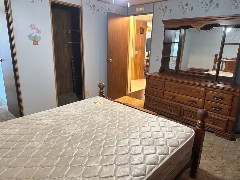 PRICED TO SELL AND FULL OF POTENTIAL!!! THIS 2-BEDROOM - photo 32