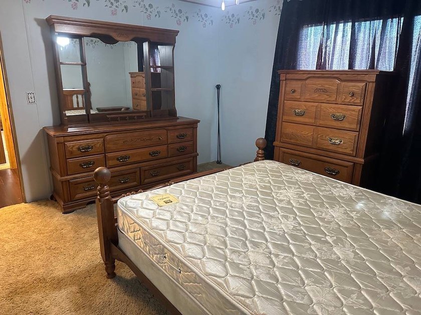 PRICED TO SELL AND FULL OF POTENTIAL!!! THIS 2-BEDROOM - photo 33
