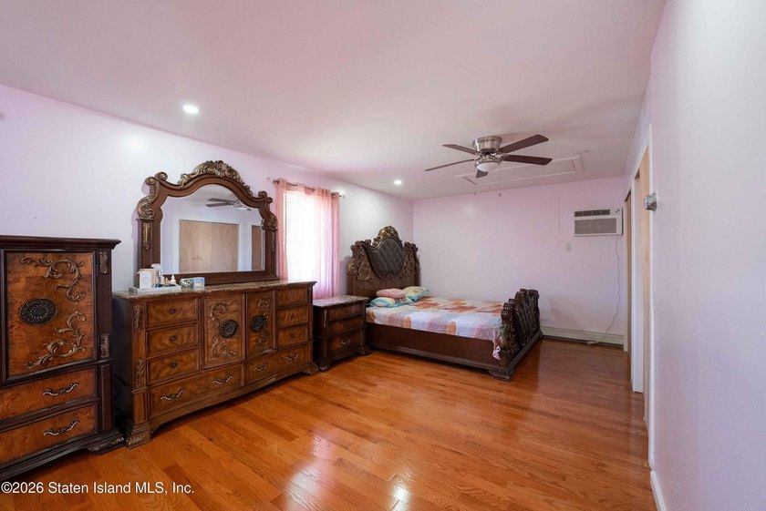 Welcome to this spacious and uniquely designed single-family - photo 35