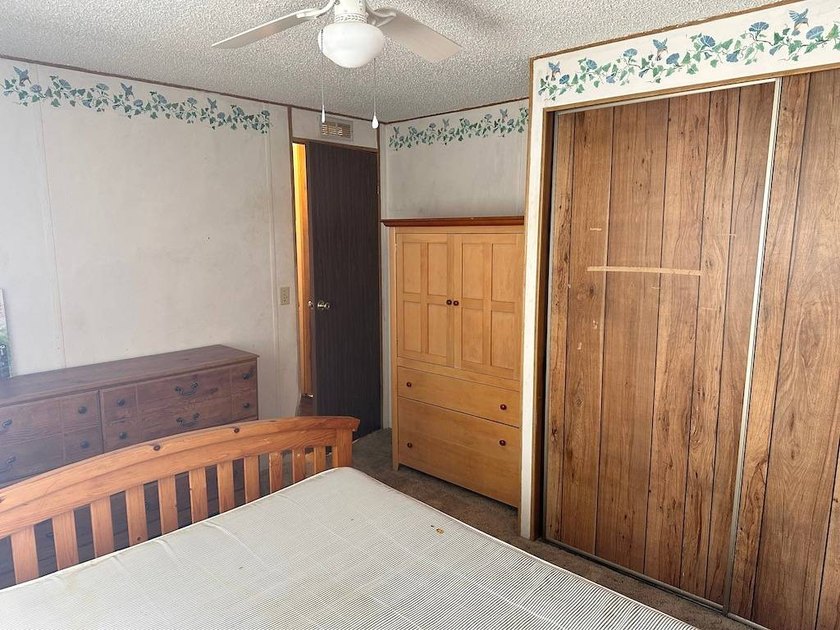 PRICED TO SELL AND FULL OF POTENTIAL!!! THIS 2-BEDROOM - photo 38