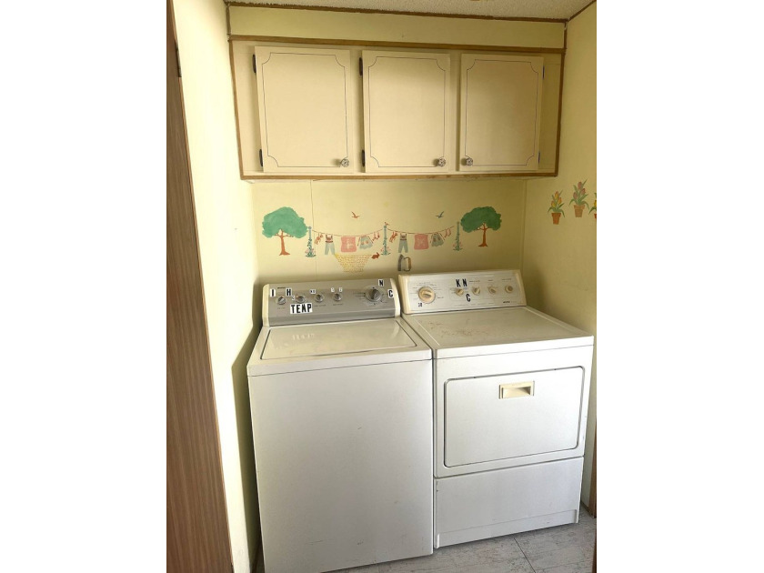 PRICED TO SELL AND FULL OF POTENTIAL!!! THIS 2-BEDROOM - photo 40