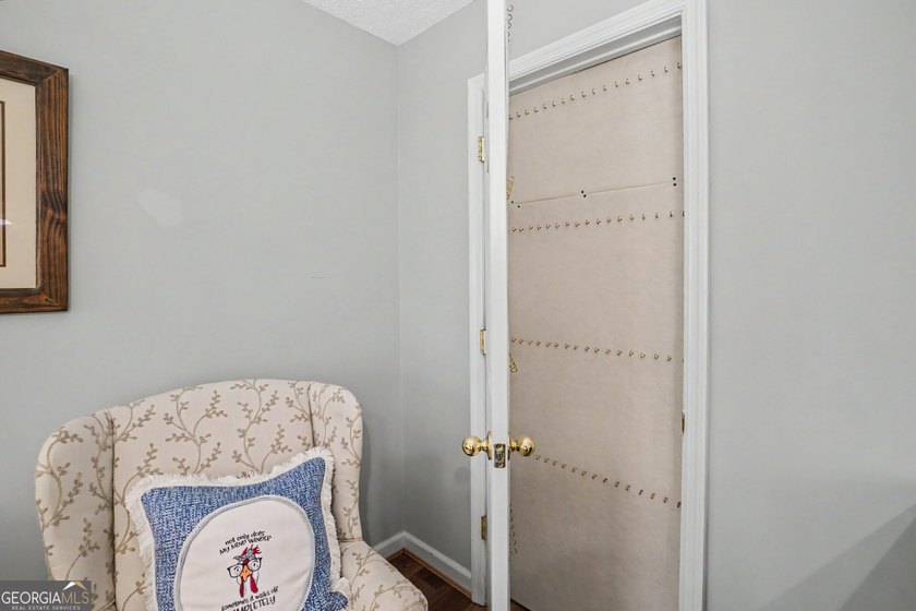 I am excited to feature this exceptional 4-bedroom, 3-bathroom - photo 41