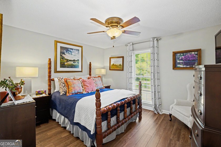 I am excited to feature this exceptional 4-bedroom, 3-bathroom - photo 44