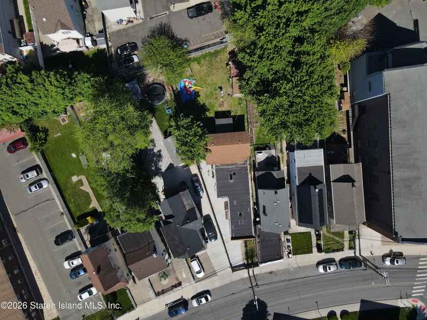 Welcome to this spacious and uniquely designed single-family - photo 45