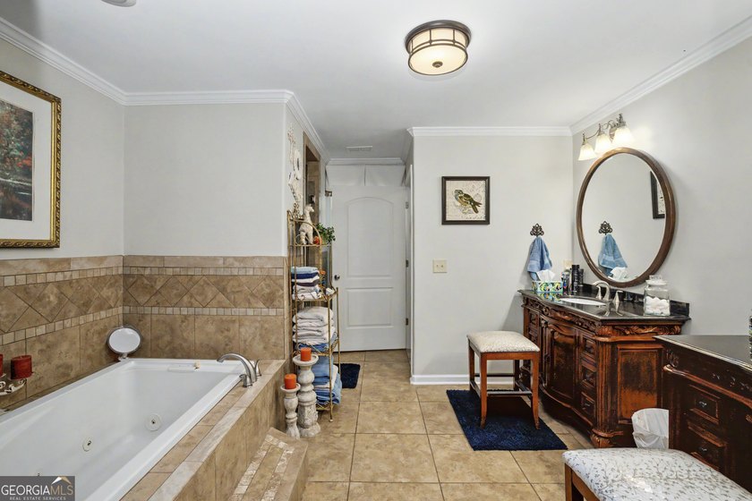 I am excited to feature this exceptional 4-bedroom, 3-bathroom - photo 46