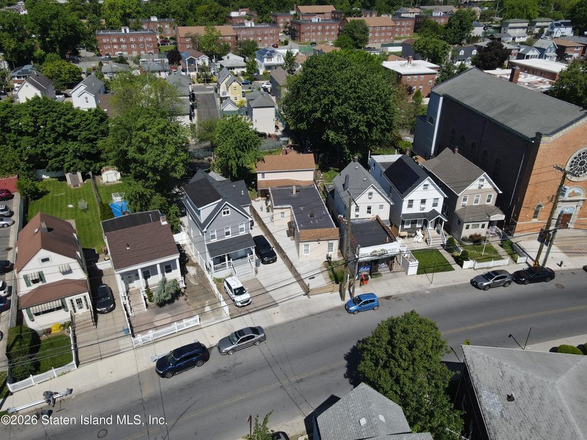 Welcome to this spacious and uniquely designed single-family - photo 46