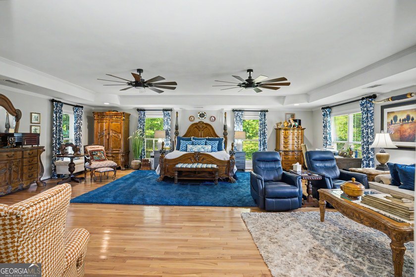 I am excited to feature this exceptional 4-bedroom, 3-bathroom - photo 48