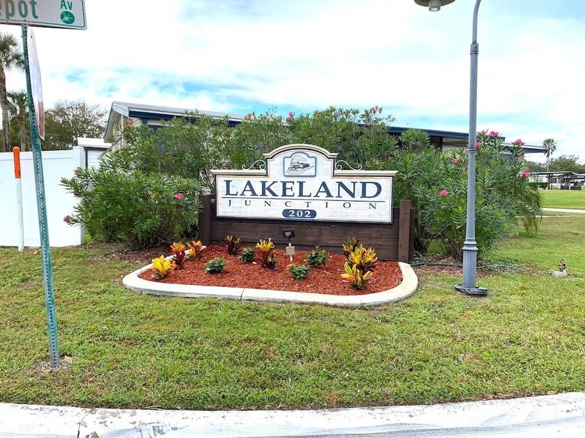 PRICED TO SELL AND FULL OF POTENTIAL!!! THIS 2-BEDROOM - photo 49