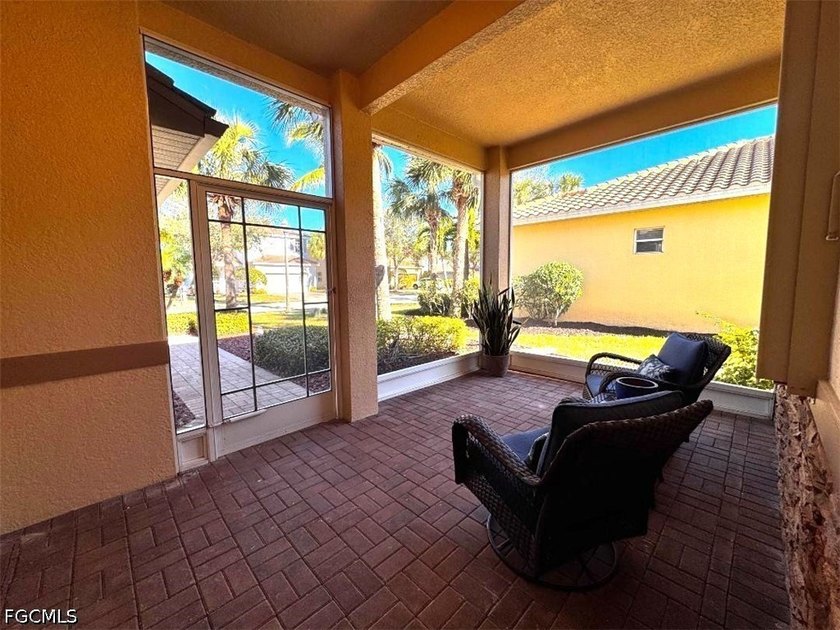 Escape to paradise in this stunning 4-bedroom, 2.5-bathroom - photo 4