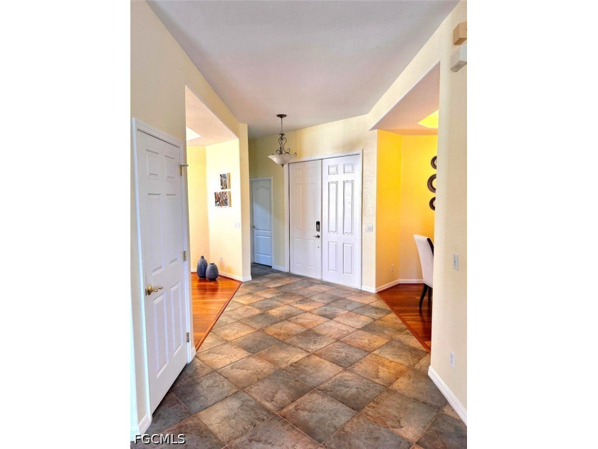 Escape to paradise in this stunning 4-bedroom, 2.5-bathroom - photo 5