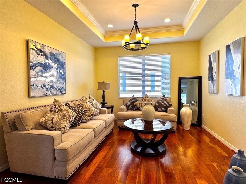 Escape to paradise in this stunning 4-bedroom, 2.5-bathroom - photo 8
