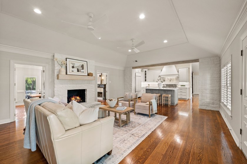 Set beneath a canopy of mature trees, there is an ease to this - photo 10