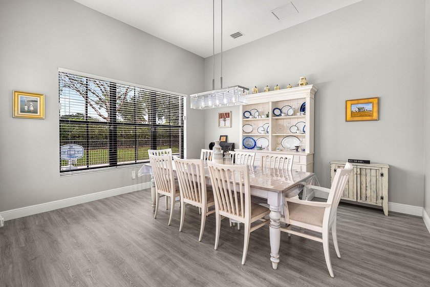 Welcome to this beautifully updated 4-bedroom, 3-bathroom home - photo 12