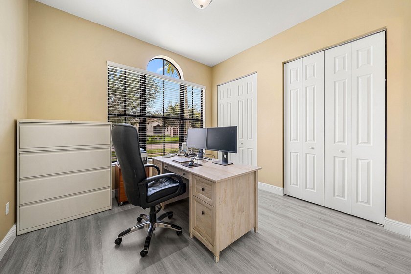 Welcome to this beautifully updated 4-bedroom, 3-bathroom home - photo 14