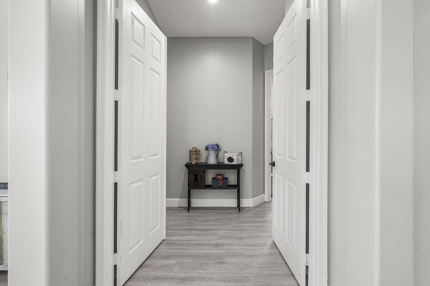 Welcome to this beautifully updated 4-bedroom, 3-bathroom home - photo 19