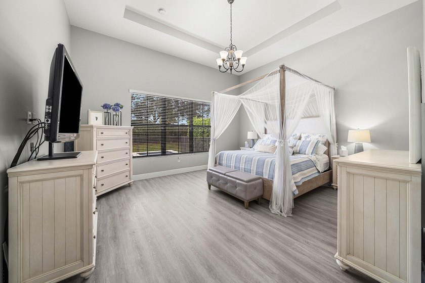 Welcome to this beautifully updated 4-bedroom, 3-bathroom home - photo 20