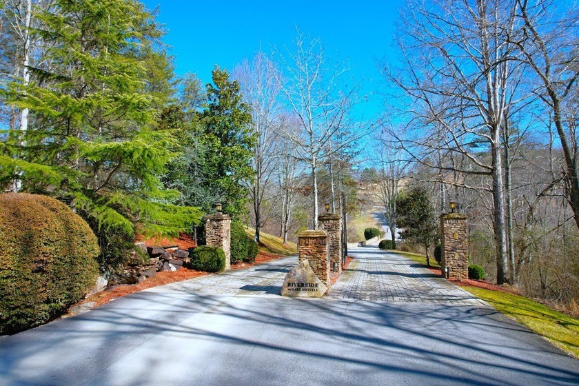 Gentle Building lot with wonderful views - Easy access to - photo 2