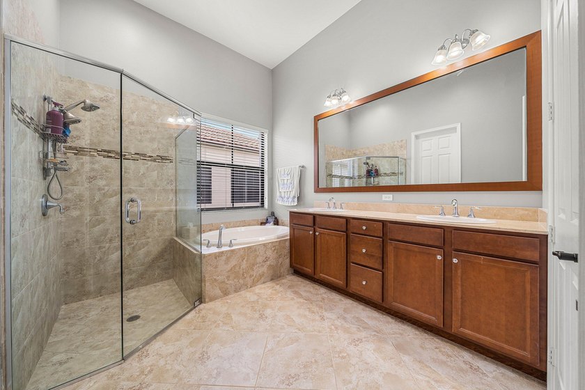 Welcome to this beautifully updated 4-bedroom, 3-bathroom home - photo 22