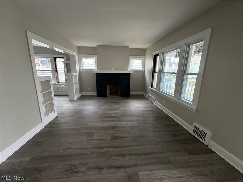 Looking for a turnkey investment or the perfect owner-occupied - photo 3