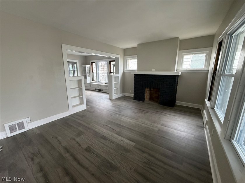 Looking for a turnkey investment or the perfect owner-occupied - photo 4