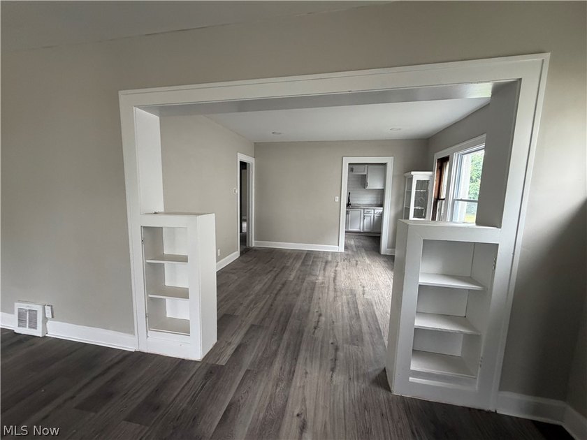 Looking for a turnkey investment or the perfect owner-occupied - photo 5