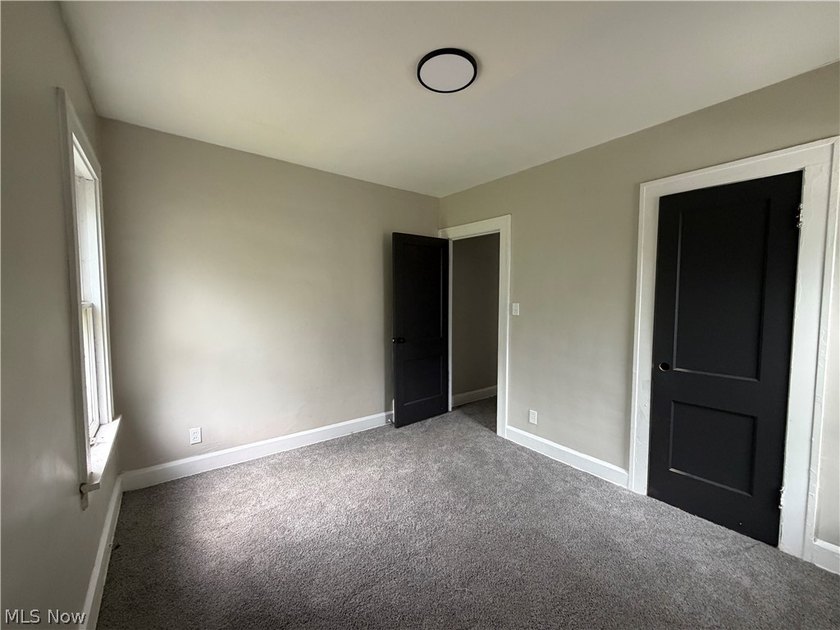 Looking for a turnkey investment or the perfect owner-occupied - photo 9