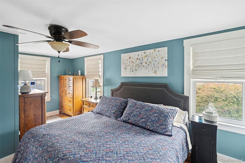 Welcome to this beautifully maintained classic 1930 colonial - photo 11